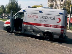 Adıyaman'da Otomobil İle Ambulans Çarpıştı