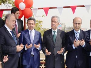 Arınç'dan Vali Demirtaş'a Övgü Dolu Sözler