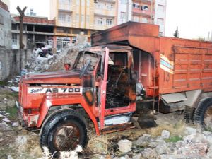 Adıyaman'da Kamyon Kundaklandı