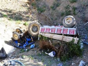 Adıyaman'da Traktör Devrildi; 8 Yaralı