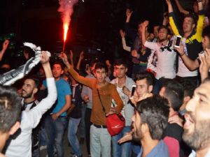Beşiktaşlı Taraftar Sokağa Döküldü