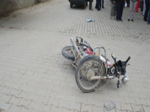 Otomobil İle Motosiklet Çarpıştı; 1 Yaralı