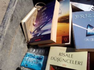 Adıyaman'da FETÖ'ye Ait Kitap Ve CD'ler Çöpte Bulundu