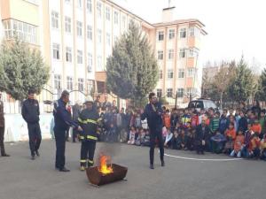 İtfaiye Ekiplerinin Tatbikatı Gerçeği Aratmadı