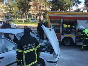 Adıyaman'da Seyir Halindeki Otomobil Yandı