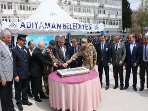 Emniyet Müdürü Alper'den Törende Babasına Sürpriz