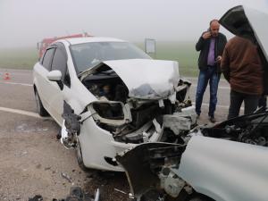 Kahtada İki Otomobil Çarpıştı: 6 Yaralı