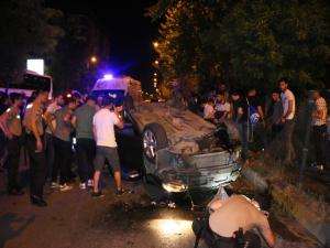 Otomobil Orta Refüje Çarpıp Takla Attı: 1 Yaralı