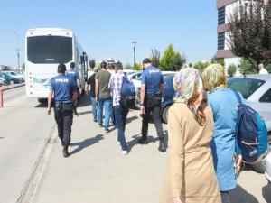 Adıyaman'da FETOdan gözaltına alınan şüpheliler adliyede