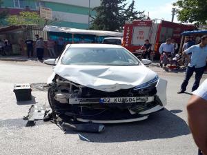 Motosiklet İle Otomobil Çarpıştı :2 Yaralı
