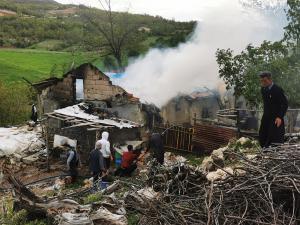 Yangında Ev Kullanılamaz Hale Geldi