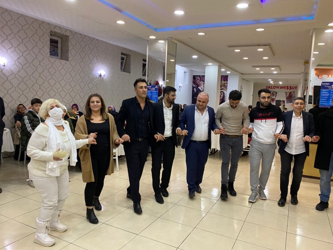Dünya Adıyamanlılar Günü Halaylar Çekilerek Kutlandı