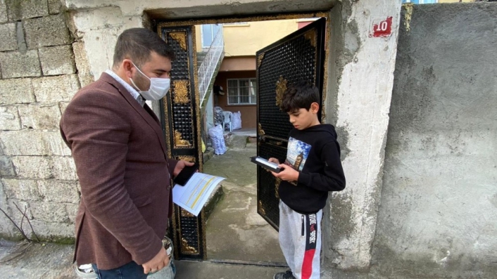 Bilgi yarışmasının talihlileri hediyelerine kavuştu