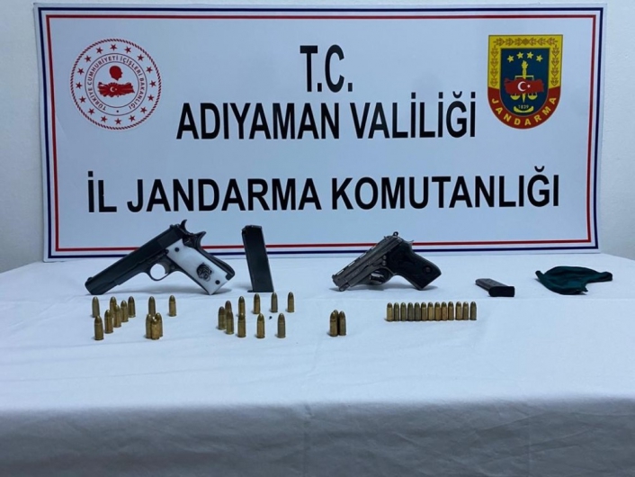 Adıyaman'da Jandarma ruhsatsız silah ele geçirdi