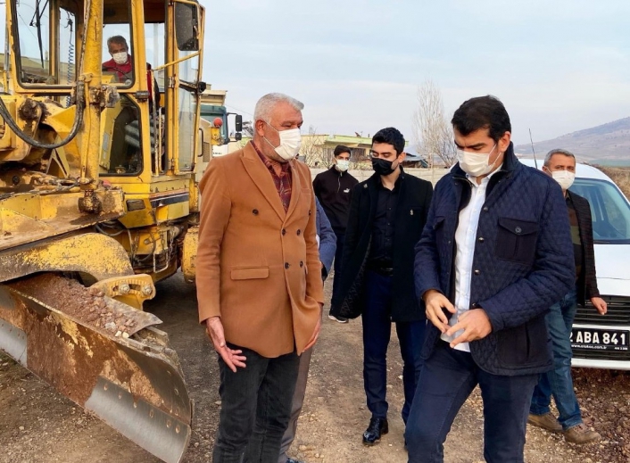 Kaymakam Köksal, yol çalışmasını denetledi