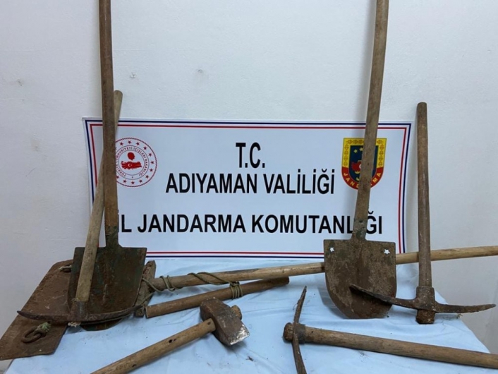 Adıyaman'da Define Avcıları Suç Üstü Yakalandı