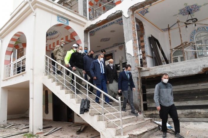 Vali Çuhadar Samsat´ta incelemelerde bulundu