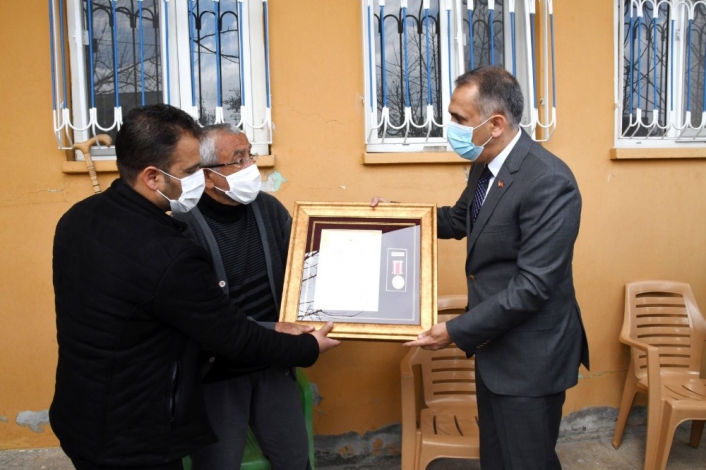 Vali Mahmut Çuhadar şehit ailelerini ziyaret etti