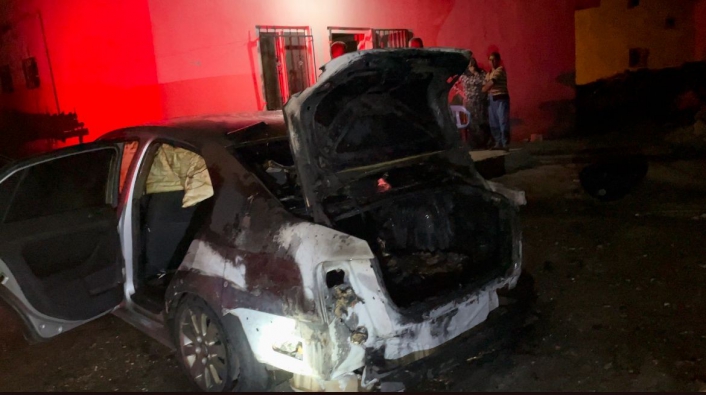 Adıyaman´da iki otomobil yandı