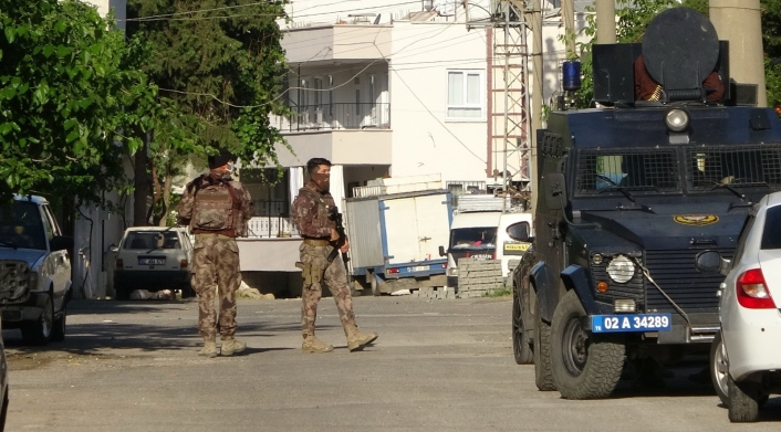 Adıyaman'da Özel harekat destekli uyuşturucu operasyonu: 2 gözaltı