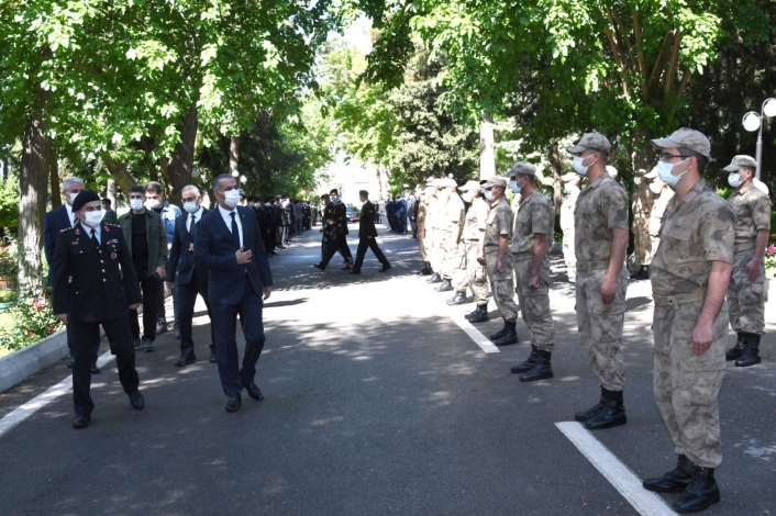 Vali Çuhadar´dan jandarma ve polise bayram kutlaması