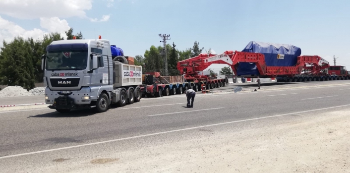 Dev trafo Adıyaman’dan geçti