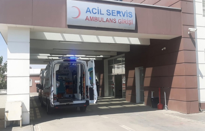 Traktörden düşen kadın ağır yaralandı