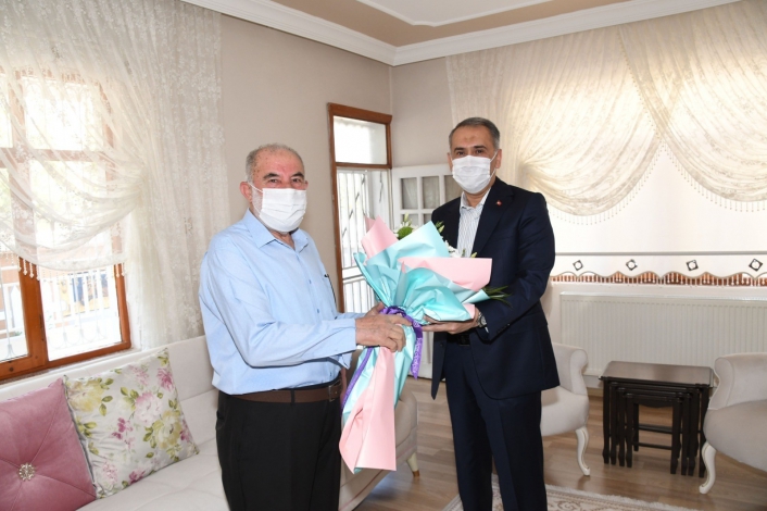 Vali Çuhadar´dan şehit babalarına ziyaret