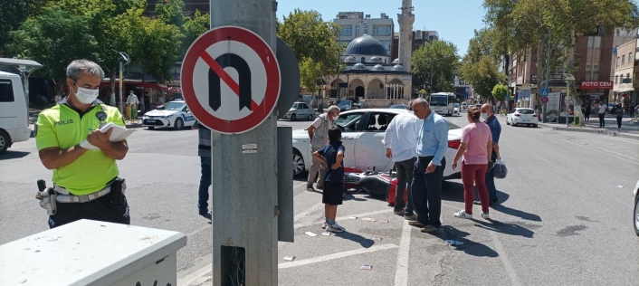 Adıyaman'da U dönüşü kazaya neden oldu: 2 yaralı