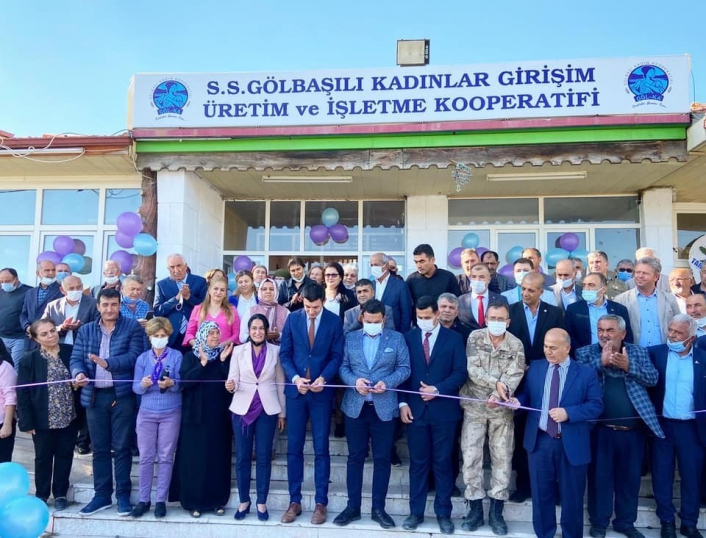 Gölbaşılı kadınların yöresel ürün mağazası açıldı