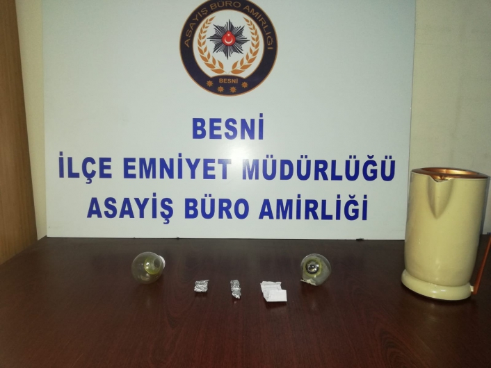 Besni´de 12 şahıs uyuşturucudan gözaltına alındı
