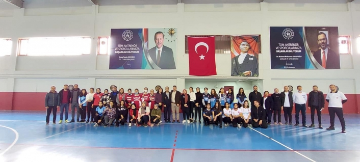 Besni´de okullararası dart müsabakaları sona erdi