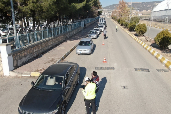 Huzur uygulamasında 2 bin 950 kişi kontrol edildi