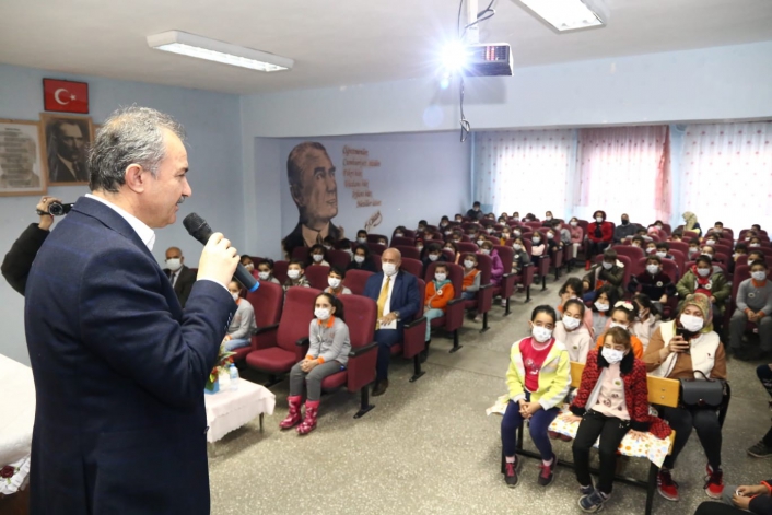 Öğrencilere çevre yönetimi semineri verildi