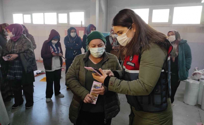Tekstil işçisi kadınlara KADES anlatıldı