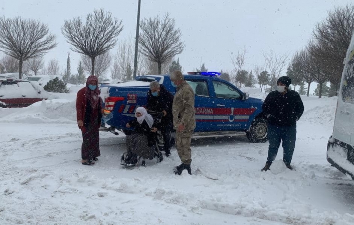 Jandarma karbonmonoksit gazından zehirlen 3 kişiye ulaştı