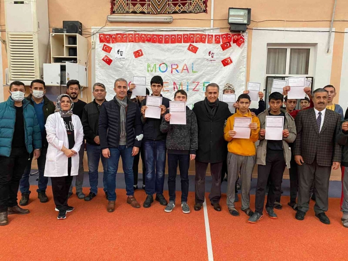 Vali Çuhadar, çocuk bakım merkezlerini inceledi