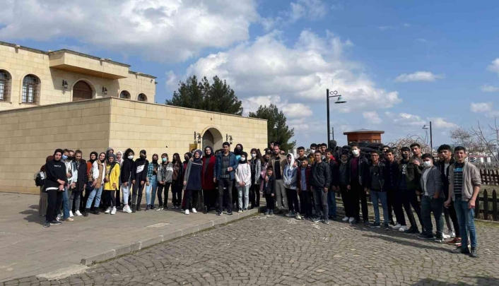 Samsat ÇPAL öğrencileri Adıyaman Üniversitesini gezdi