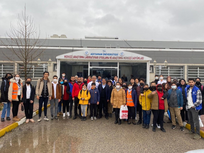 Adıyaman´da öğrenciler, ADYÜMLAB´ı gezdi