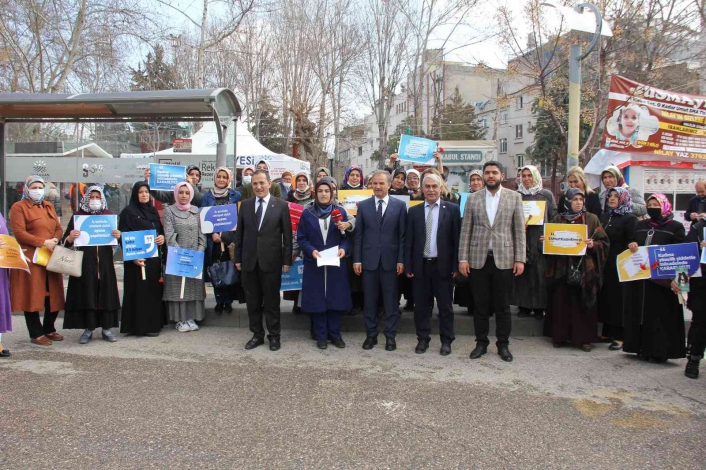 AK Partili kadınlardan 8 Mart Kadınlar Günü açıklaması