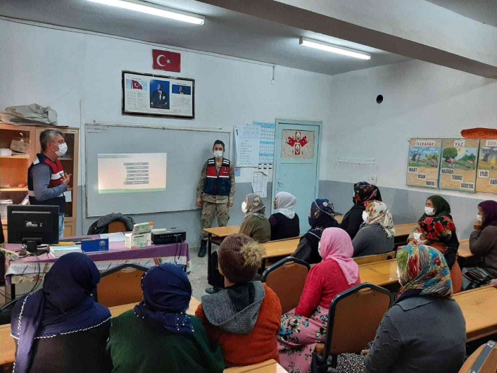 Besni´de kadınlara KADES´in tanıtımı yapıldı