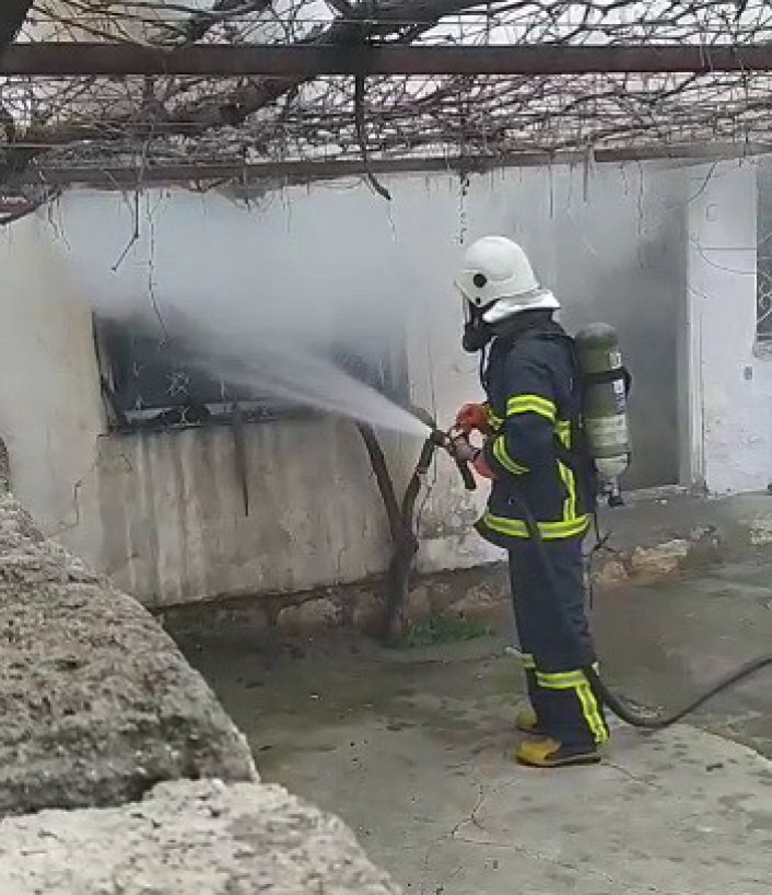 İkamet yangını korku ve paniğe neden oldu