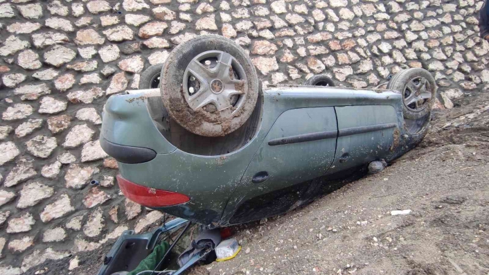 Adıyaman'da Otomobil Takla Attı 1 Yaralı