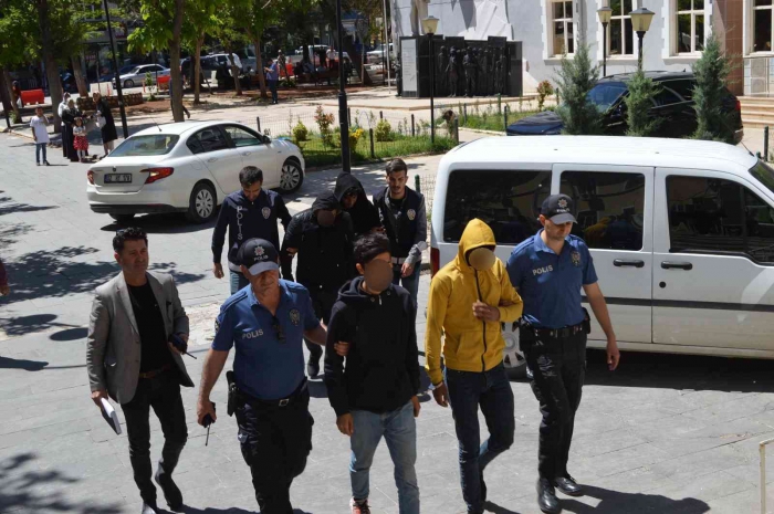 Besni´de yakalanan 3 ikamet hırsızı tutuklandı