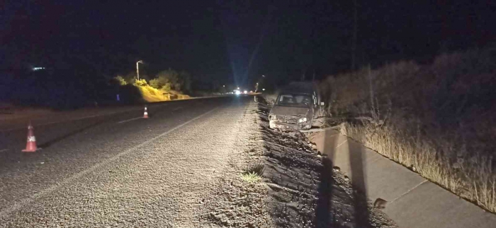 Kamyonet şarampole yuvarlandı: 1 yaralı