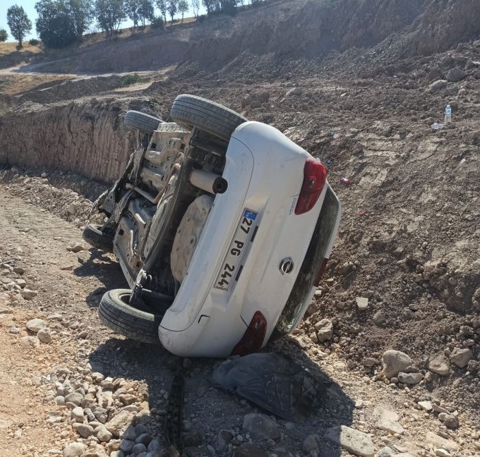 KPSS´ye yetişmeye çalışırken kaza yaptılar: 2 yaralı