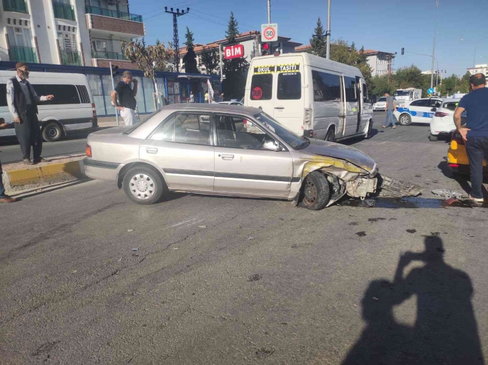 Adıyaman´da 7 otomobil bir birine girdi: 1 yaralı