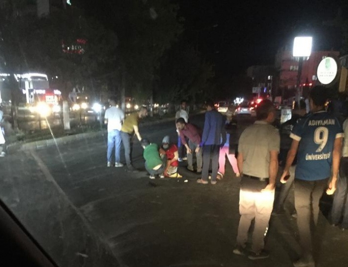 Yolcu otobüsü anne ve kızına çarptı: 1´i ağır 2 yaralı