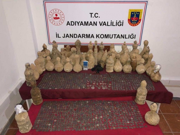 Adıyaman´da ki operasyonda Roma Dönemine ait bin 578 adet sikke ele geçirildi