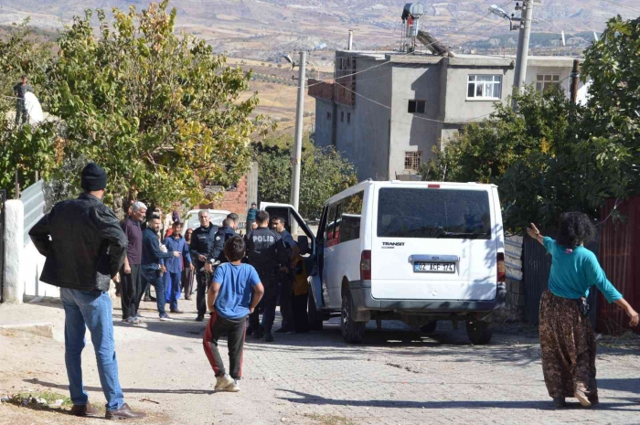 Besni´de alacak verecek kavgası: 1 yaralı